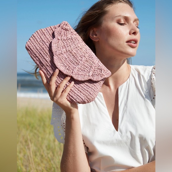 mar y sol Handbags - NWT Mar y Sol Raffia clutch. Muted pink, never worn